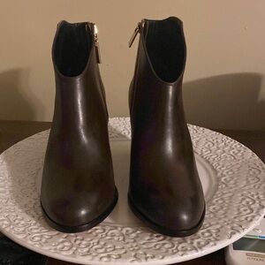 EUC Guilhermina Two Toned Bootd Suze 6M